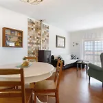 Semesterbostad Pipo People House -