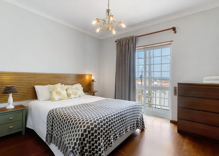 Pipo People House - * Όμπιδος